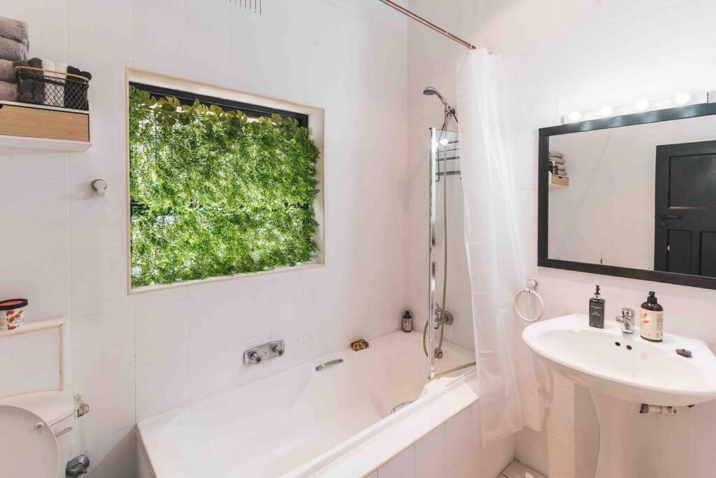 Cozy One-Bedroom In The Heart Of Sea Point Kapstadt Exterior foto